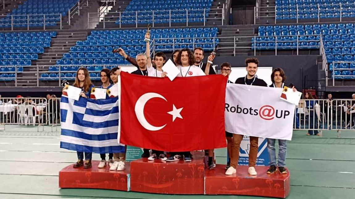 MRC Uluslararası Robot Olimpiyatlarında Şampiyonluk