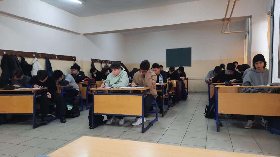 Akademik Paket 12. Sınıflarımıza Türkiye Geneli TYT Denemesi Yapıldı